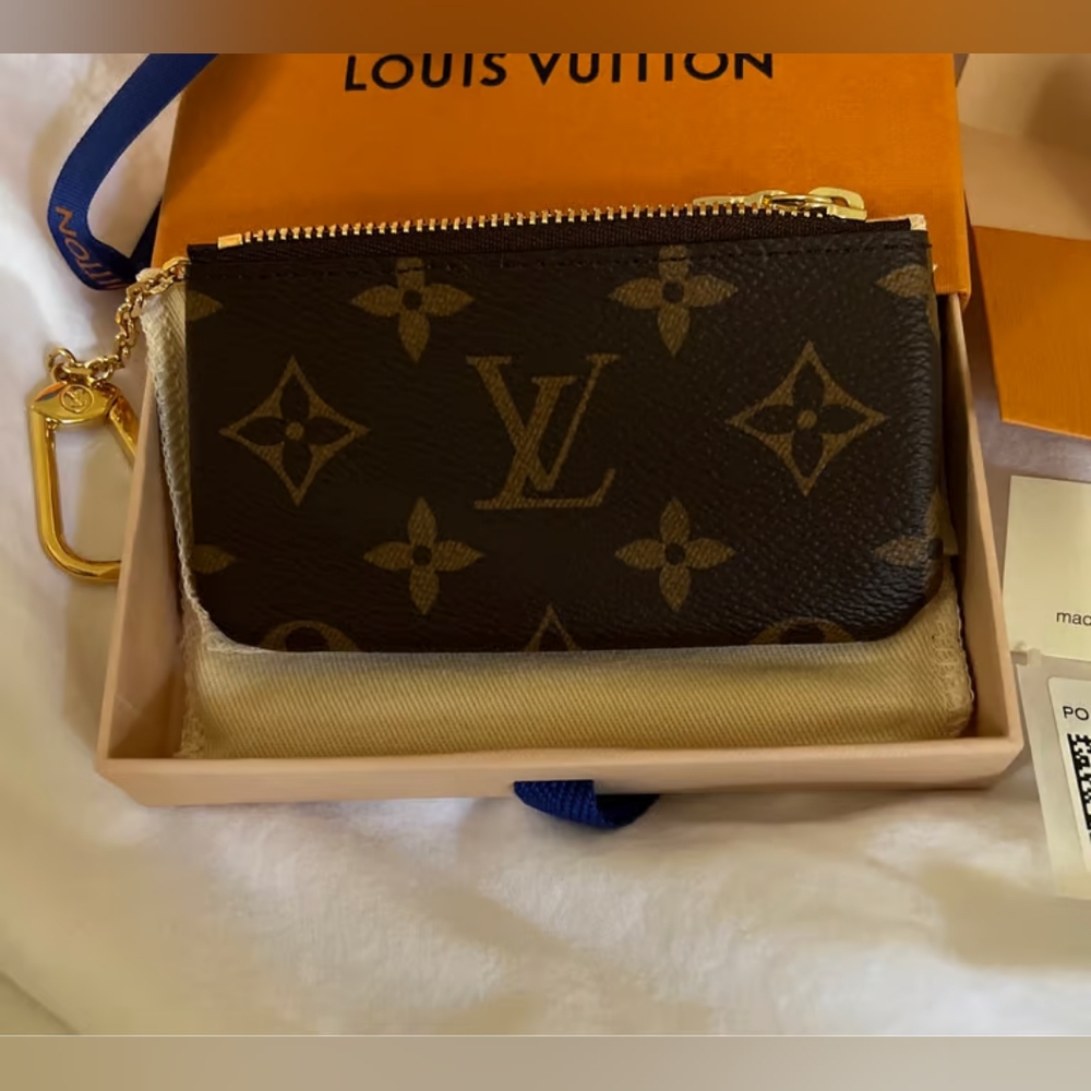 Louis Vuitton Key Pouch - Picture 2 of 7